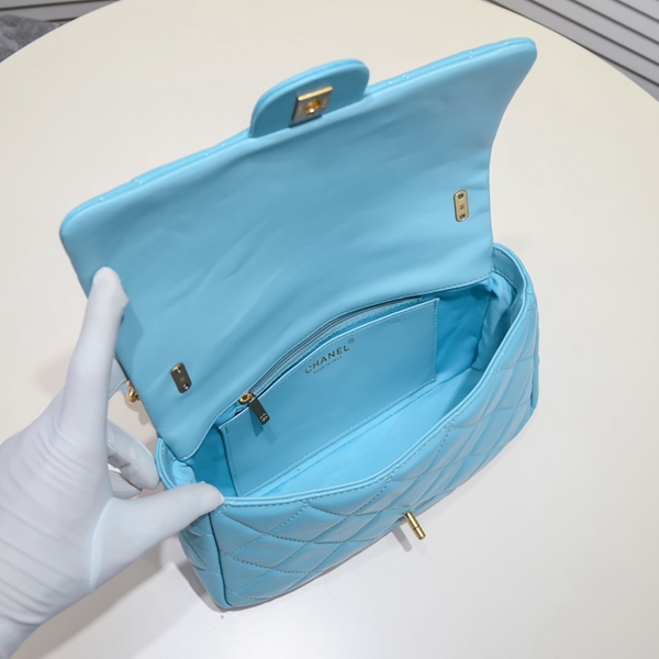 シャネルバッグ着用イメージ